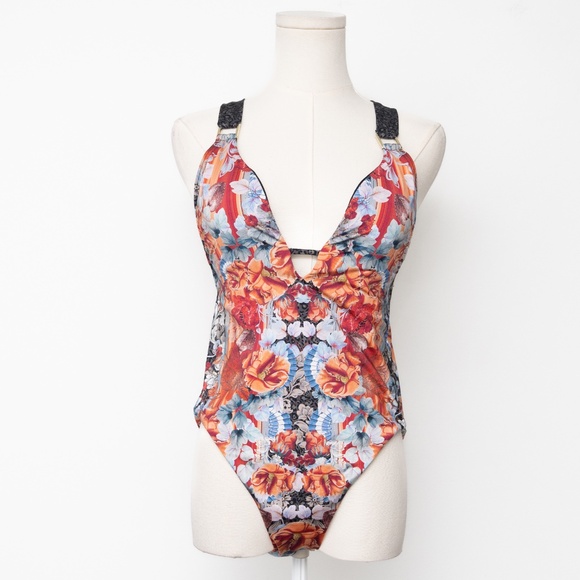 Aqua Blu - Maddison One Piece In Gardenia - White - Picture 2 of 15